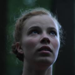 少女洛荷 - bCFYktJ7wekQl9xPaHereT6HjEF.jpg